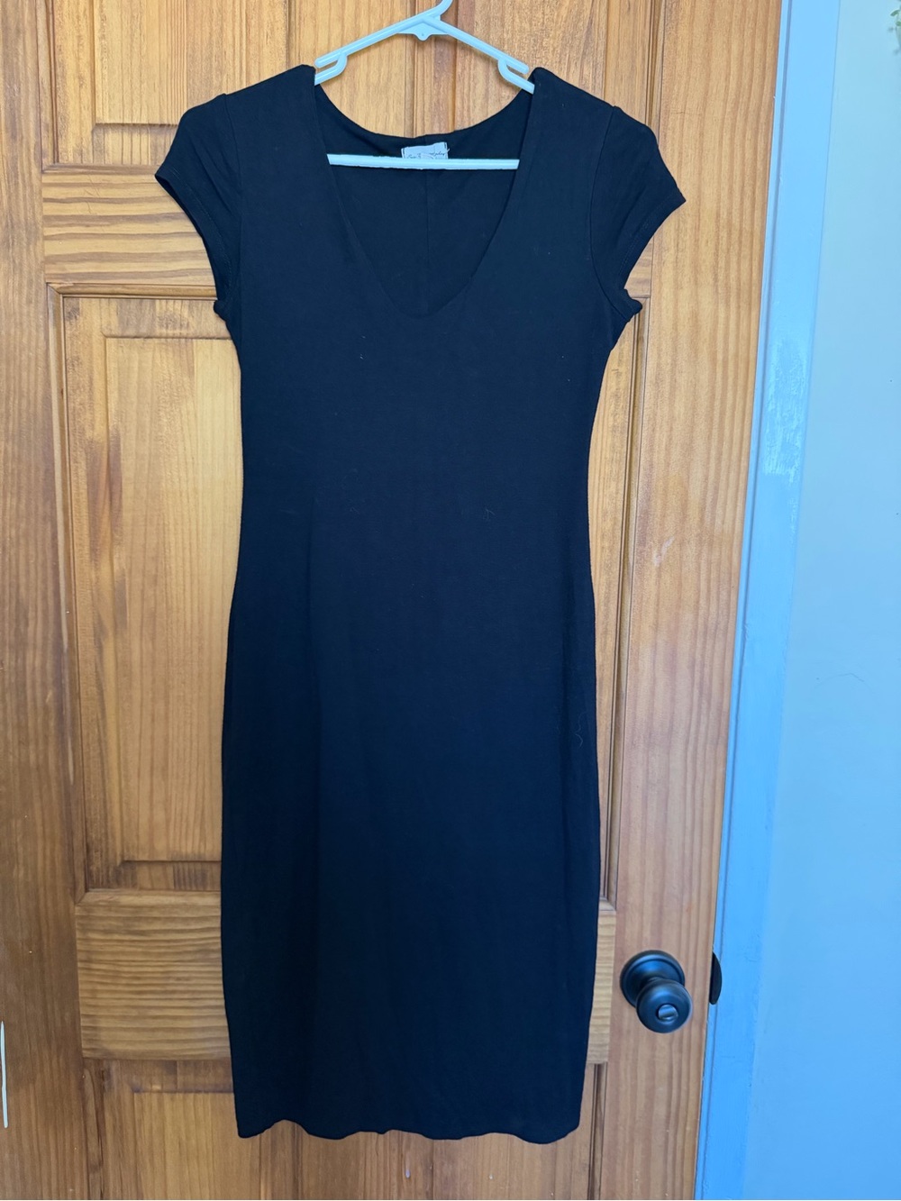 See You Monday Black V-Neck Cap-Sleeve Midi Dress - Picture 2 of 10
